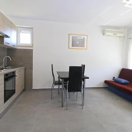 Valerija 847 * プーラ